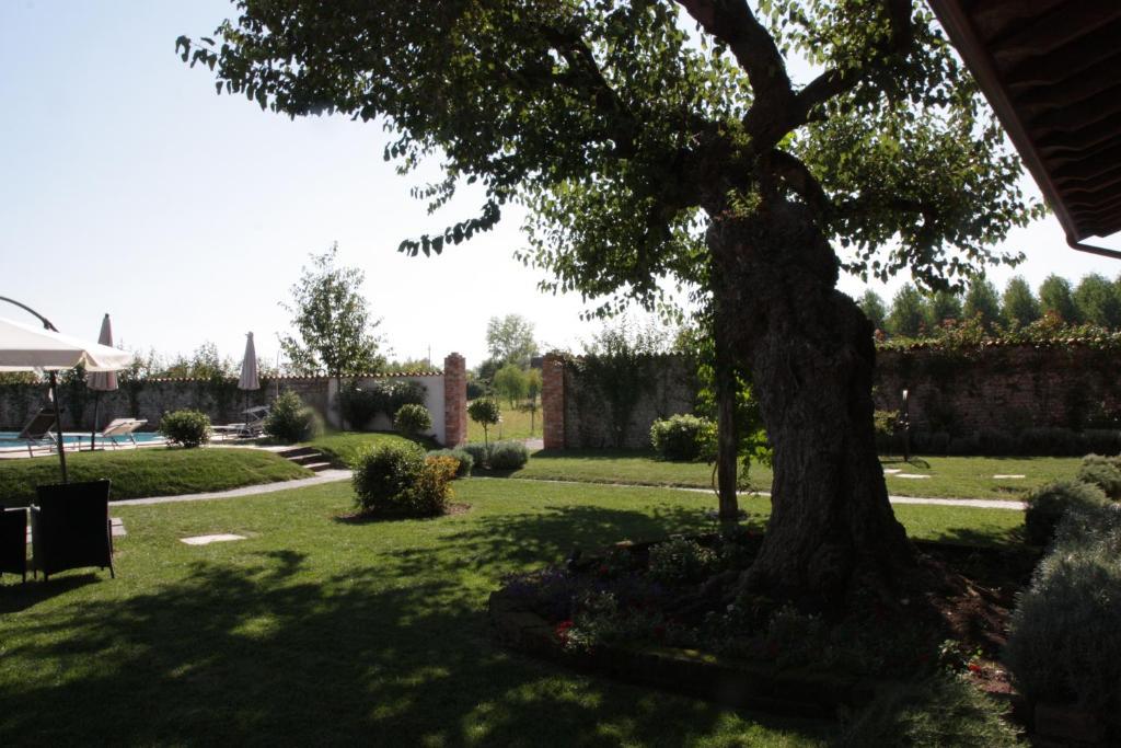 Hotel & Wellness Antico Borgo Torricella San Vito al Tagliamento Exterior photo